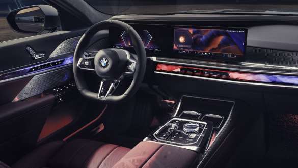 Puesto de conducción BMW Serie 7 G70 ICE 740i Paquete M Sport BMW Serie 7 G70 ICE 740i Paquete M Sport, vista del interior, puesto de conducción