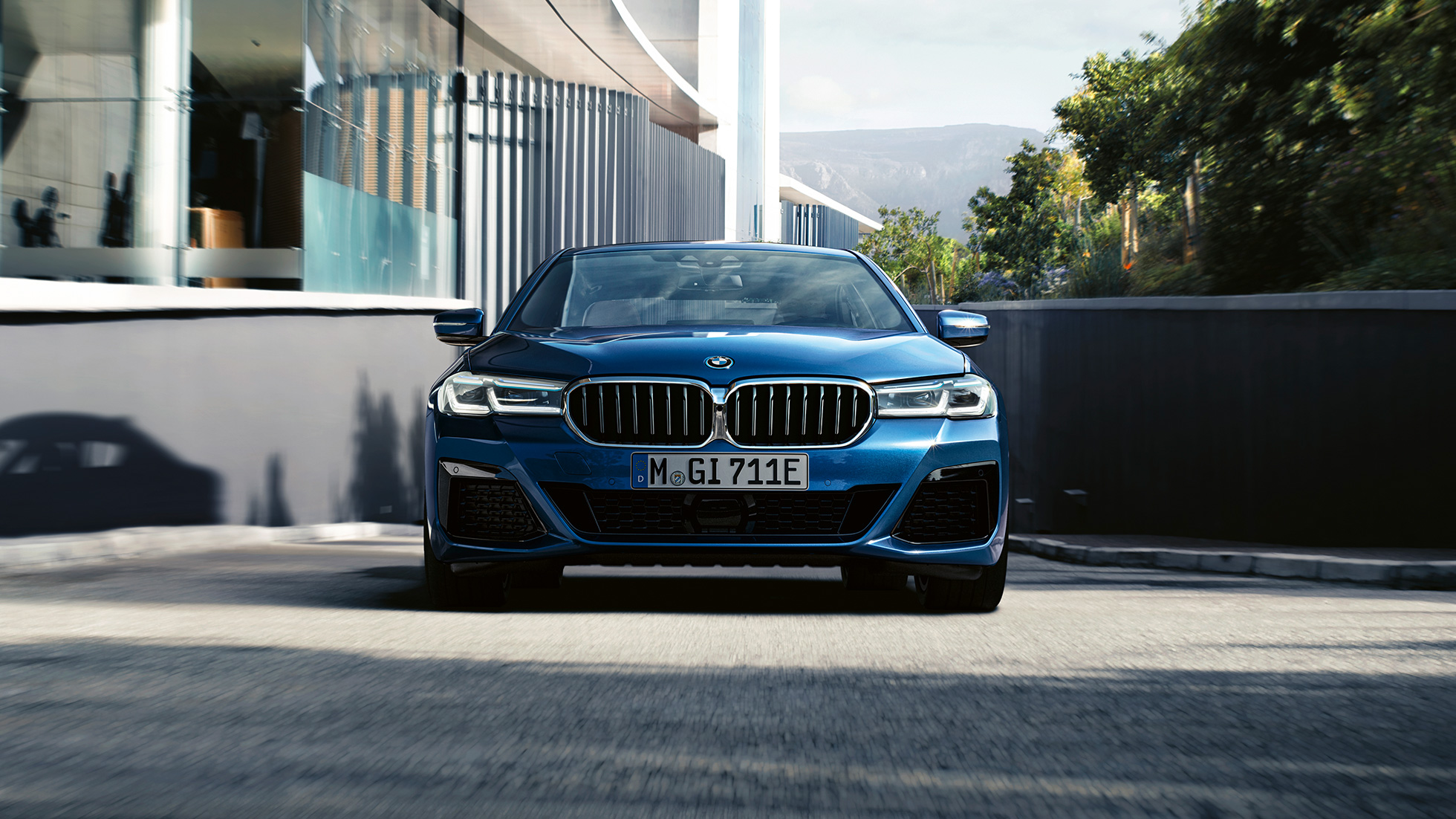Parrilla doble y faldón delantero Parrilla doble y faldón delantero BMW Serie 5 Sedan G30 Facelift 2020 Azul frontal