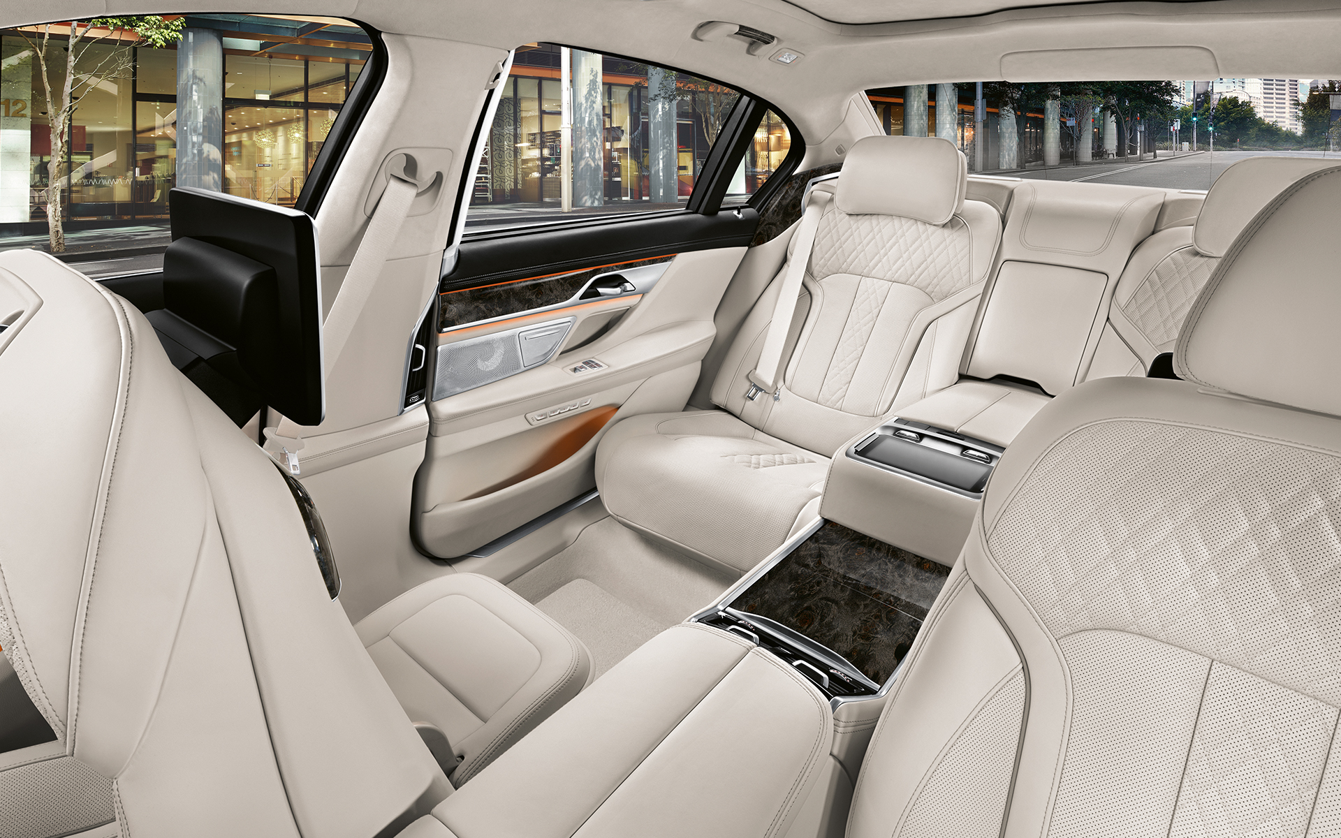 Carro deportivo con diseño exterior exclusivo y aerodinámico Automóviles de lujo con control remoto y cámaras asistentes para estacionado