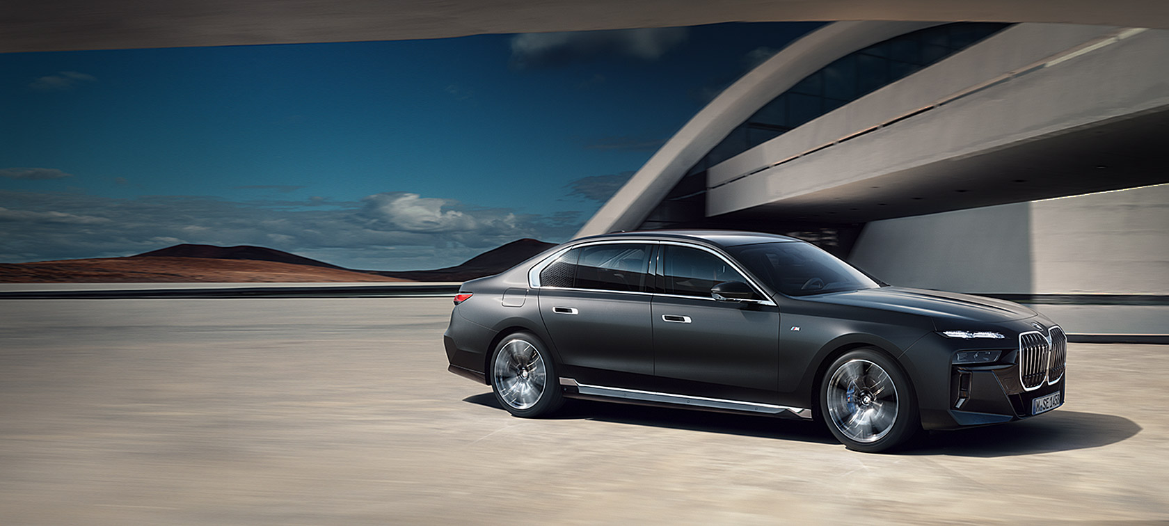 El vehículo híbrido conctable BMW Serie 7 cuenta con un diseño innovador y un rendimiento destacable.