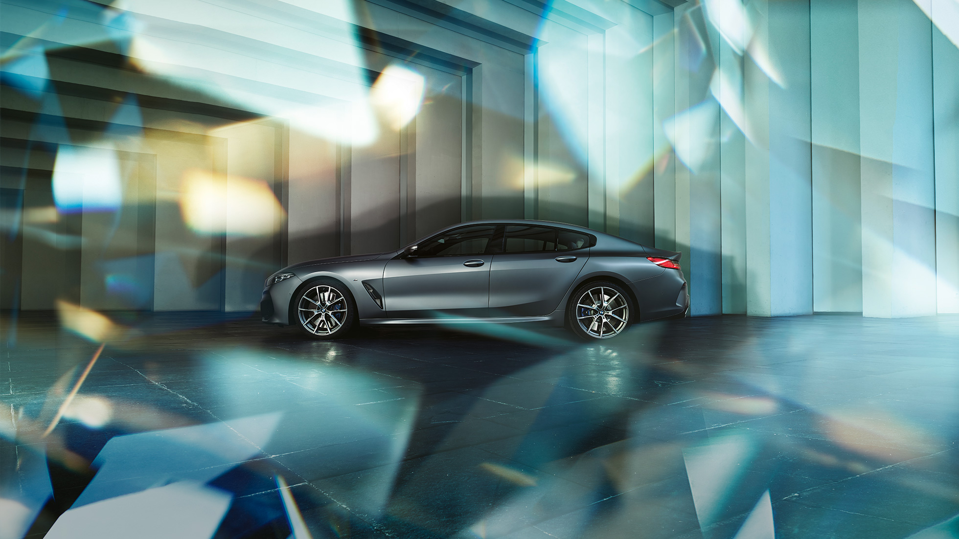 Silueta de coupé del BMW M850i xDrive Gran Coupé Vista lateral de la silueta de coupé del BMW M850i xDrive Gran Coupé G16 2019 BMW Individual Frozen Bluestone metálico