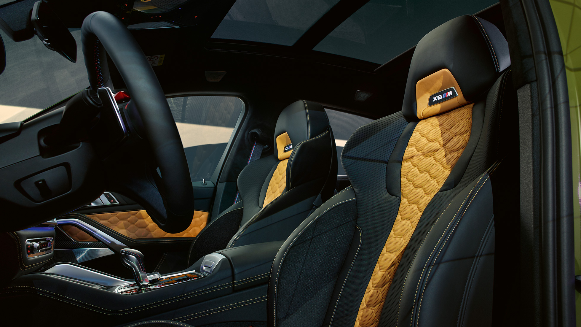 Asientos multifuncionales del BMW X6 M Competition Asientos multifuncionales M, interior del BMW X6 M Competition F96 2020