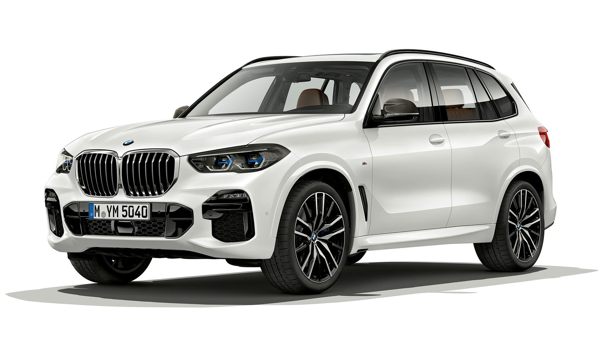 Acabado M Sport BMW X5 xDrive40i vista de tres cuartos del frontal Acabado M Sport BMW X5 xDrive40i G05 2018 Mineralweiss metalizado, vista de tres cuartos del frontal
