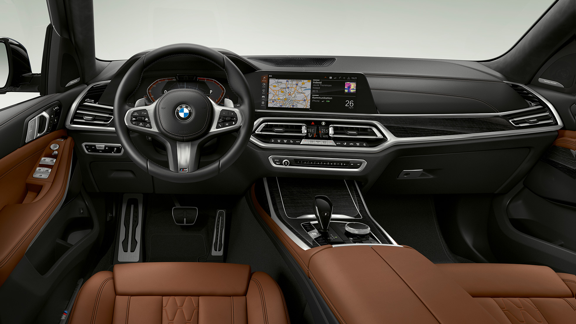 BMW X7, BMW Individual X7 xDrive40i vista lateral Vista lateral del BMW X7 con características de BMW Individual X7 xDrive40i