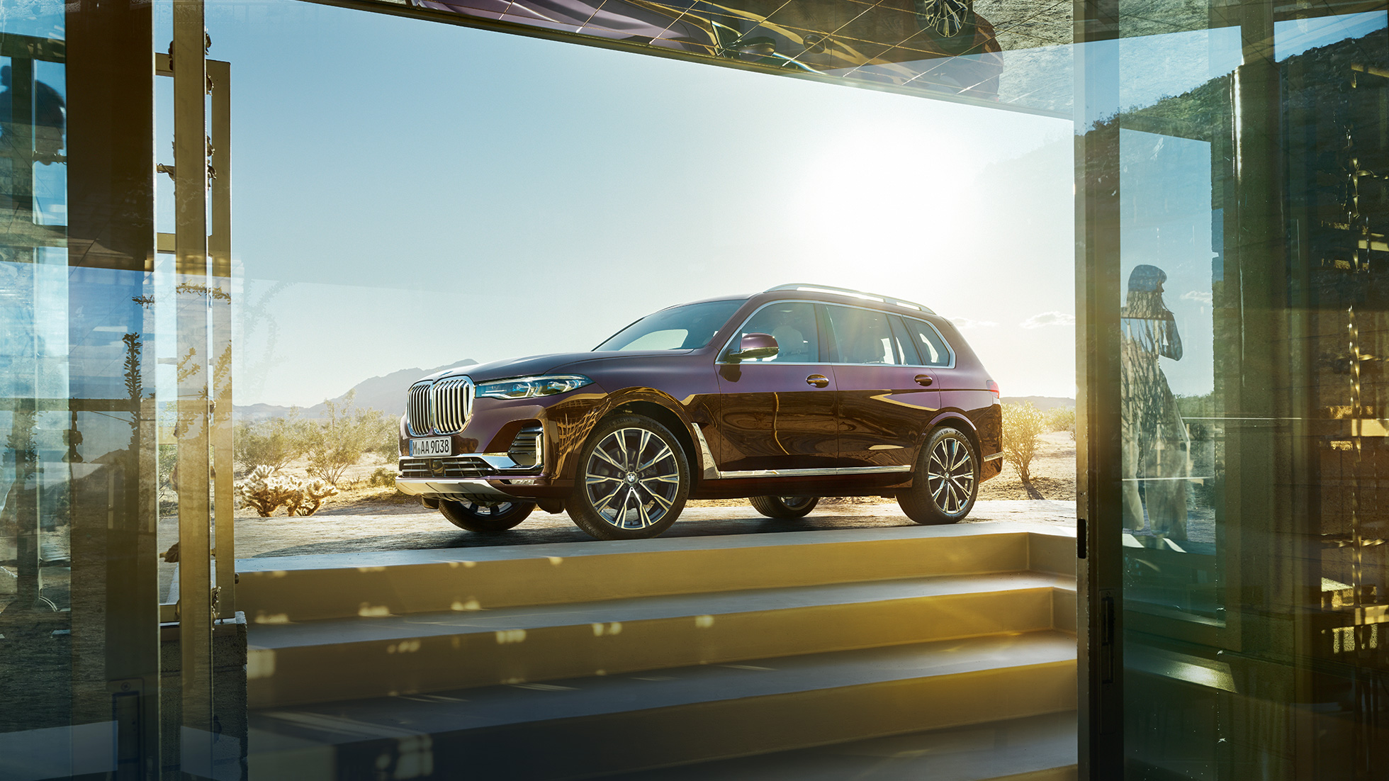 BMW Individual X7 xDrive40i, perspectiva lateral BMW X7 en Ametrin Metallic detenido desde una perspectiva lateral, G07 2019