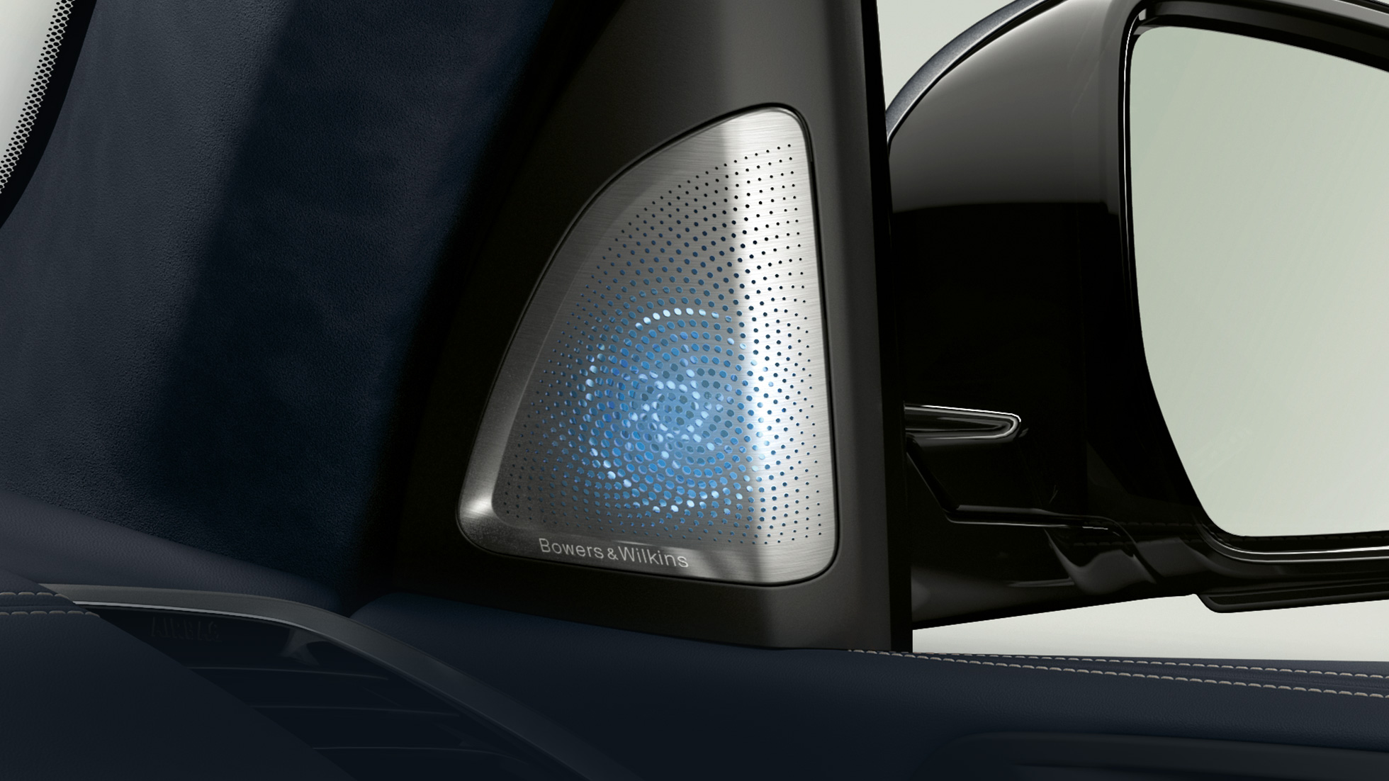 Sistema de Sonido Surround Diamante de Bowers & Wilkins Bowers & Wilkins: acercamiento de una bocina surround diamante