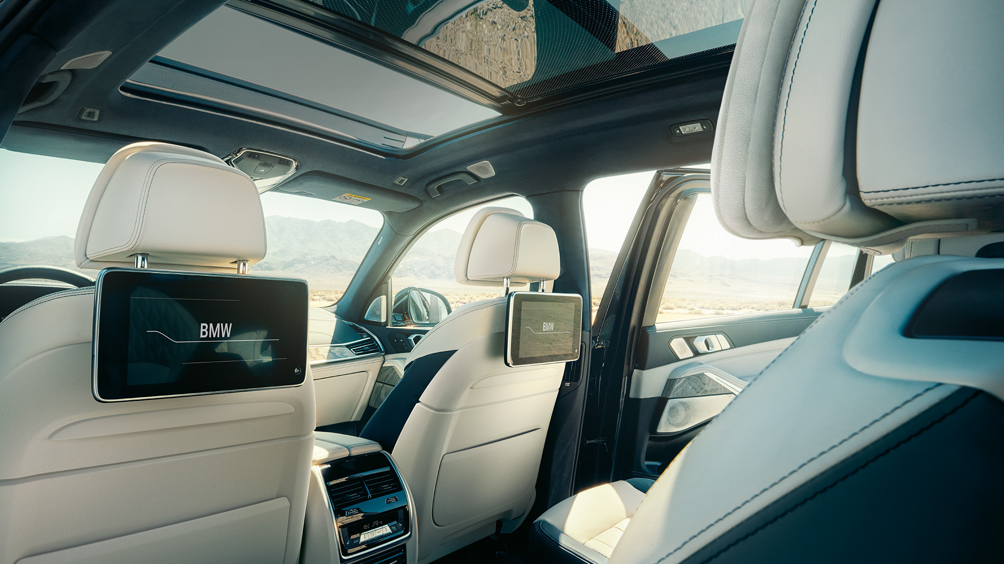 BMW X7 interior Interior del BMW X7: perspectiva desde la tercera fila de asientos