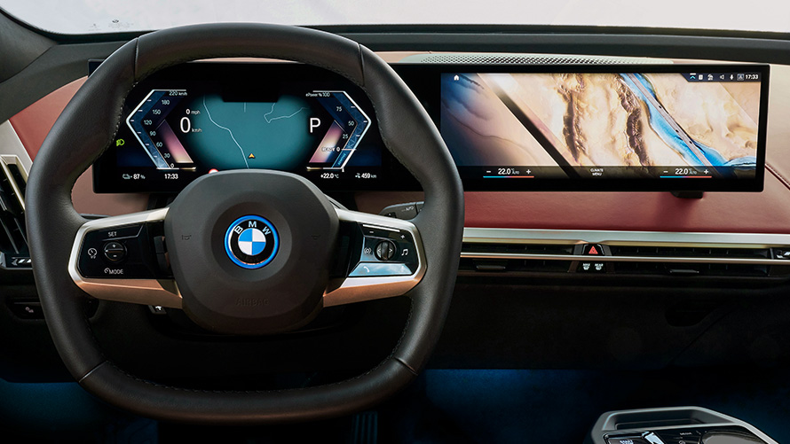 BMW Curved Display con BMW Maps y BMW Intelligent Personal Assistant del sistema BMW iDrive BMW Curved Display con BMW Maps y BMW Intelligent Personal Assistant del sistema BMW iDrive