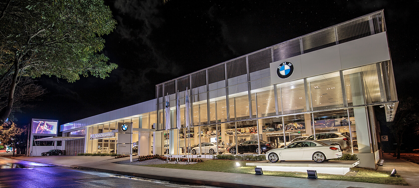 Vehículo deportivo con vinculación de aplicaciones móviles Carro deportivo con sistema Xdrive