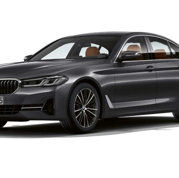  Serie 5 Sedán 540i G30 2020 equipo básico en vista frontal de tres cuartos gris Sophisto
